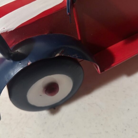 New Americana decorative Truck - Picture 8 of 10